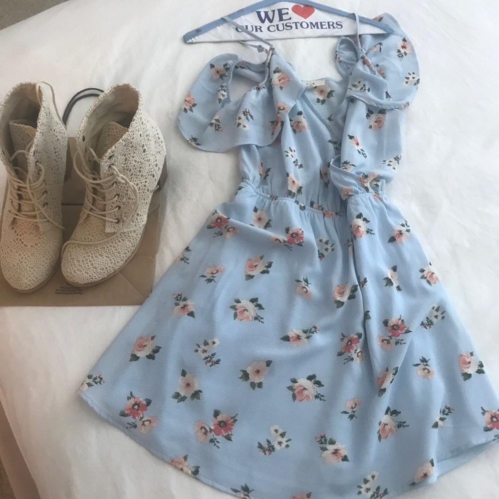 Summer Floral Dress 🌺